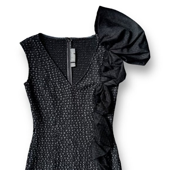 St. John Knit Textured Knit Sheath Dress - Onyx, Size 6, Excellent Condition - Picture 9 of 10